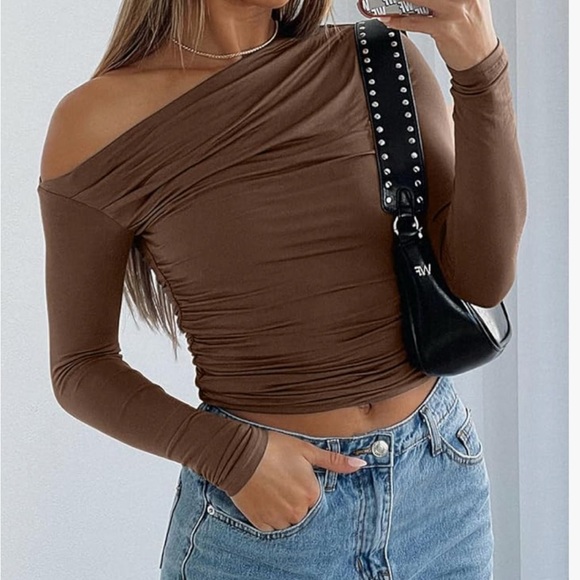 Darong Tops - Brown Off the Shoulder Ruched Tee